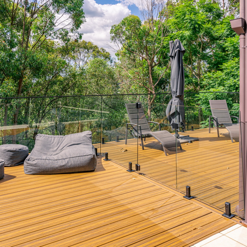 Outdoor decking using Trex Premium Tropicals Havana Gold colour components