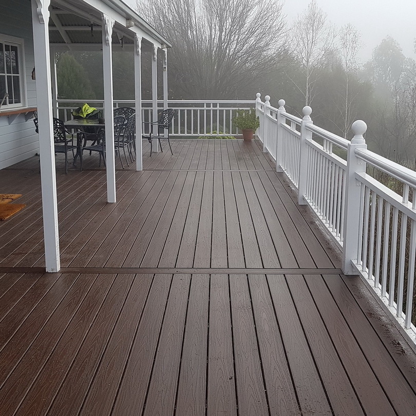 Outdoor decking using Trex Premium Tropicals Lava Rock colour components